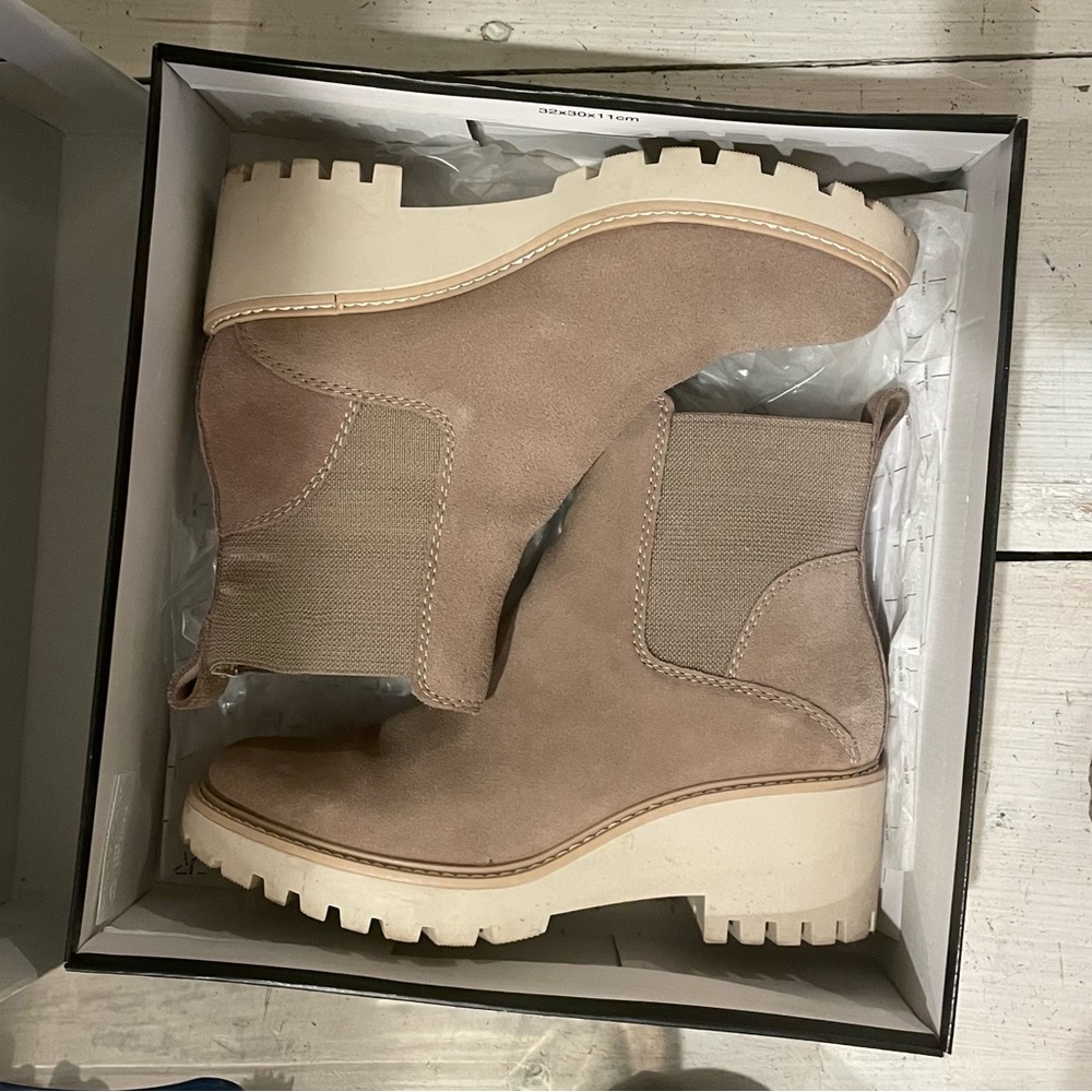 Dolce Vita Haddie Wedge Chelsea Boot